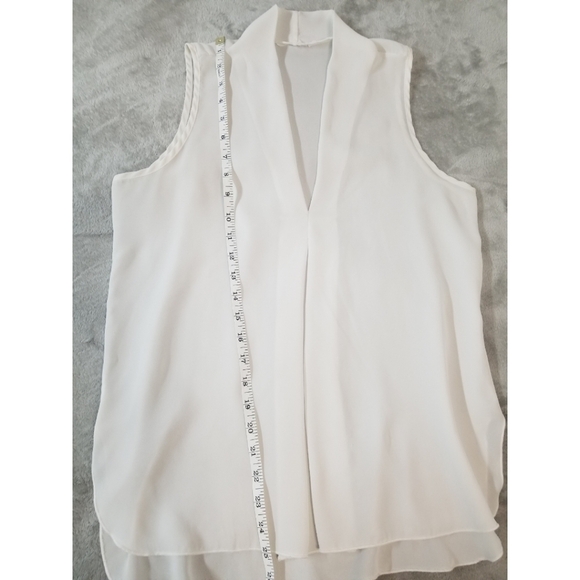 Silky Sleeveless V Neck Blouse White Size Medium - Picture 3 of 4